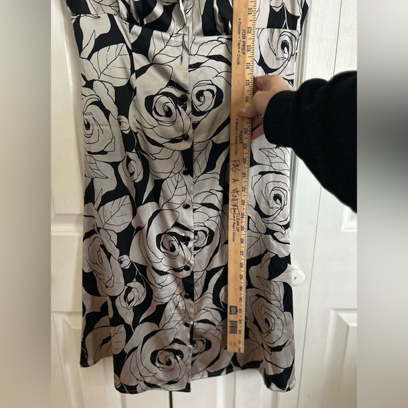 ❤️ 3/$15❤️ Bebe Silk dress - Picture 10 of 13